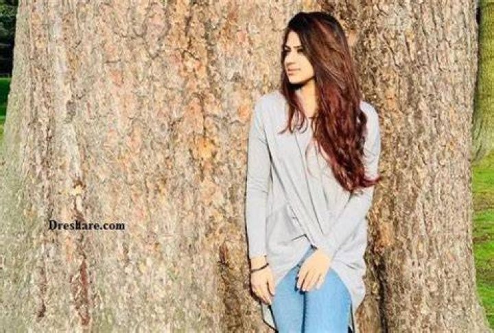 Anushka Malhotra Height, Weight, Net Worth, Age, Birthday, Wikipedia, Who, Nationality, Biography