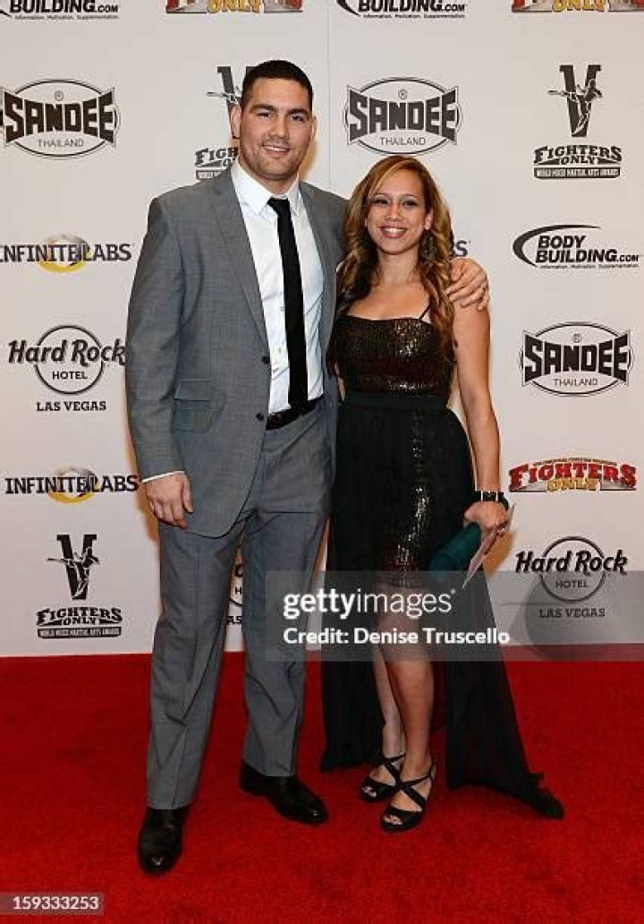 
Chris Weidman Wife Who is Chris Weidman Wife? 
