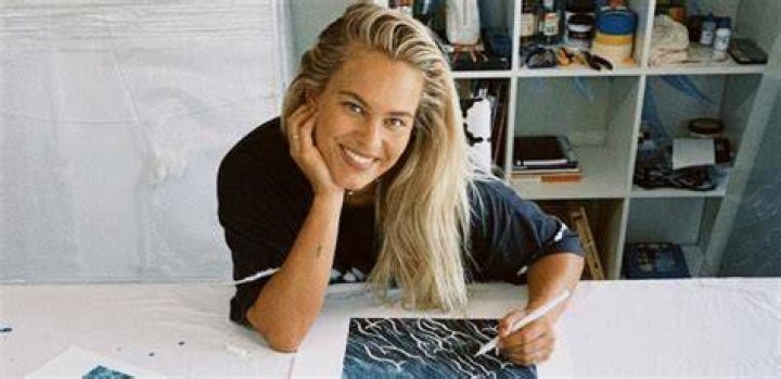 Felicity Palmateer Height, Weight, Net Worth, Age, Birthday, Wikipedia, Who, Nationality, Biography