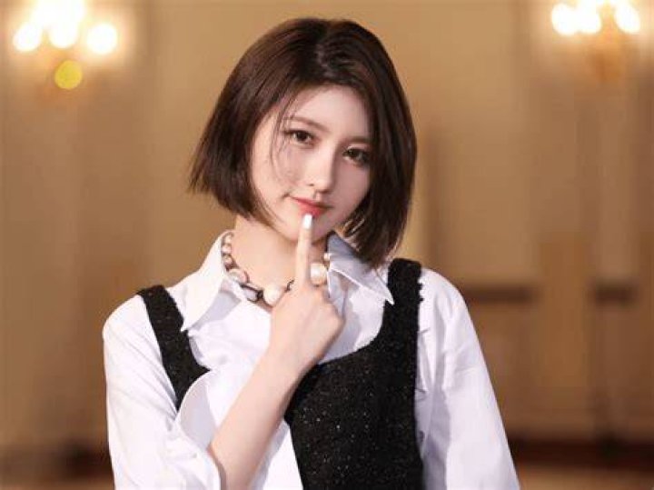 Gaeul Ive Height, Weight, Net Worth, Age, Birthday, Wikipedia, Who, Instagram, Biography