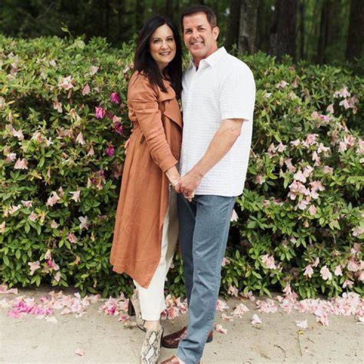 
Is Lysa Terkeurst Still Married? Author Lysa Terkeurst Family, Husband, Net Worth, Age, Bio, Wiki, Kids, Height 
