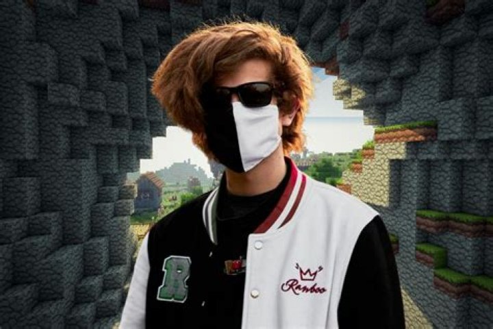
Is Ranboo Gay? Know More About This Youtuber! 