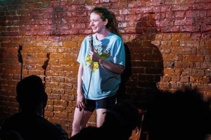 Maddy Smith Comedian Boyfriend Andrew Schiavone Is A New Yorker