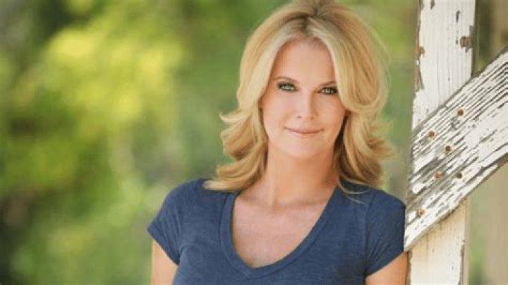 Maeve Quinlan Height, Weight, Net Worth, Age, Birthday, Wikipedia, Who, Nationality, Biography