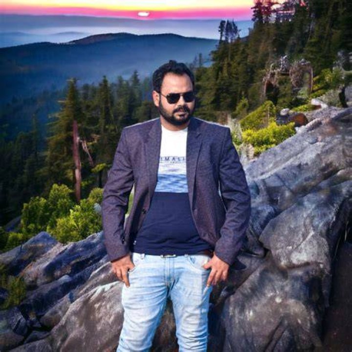 Manish Kumar Singh Height, Weight, Net Worth, Age, Birthday, Wikipedia, Who, Instagram, Biography