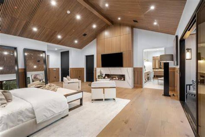 
Michael B. Jordan Lists Los Angeles Home for $13 Million — See Photos Inside 