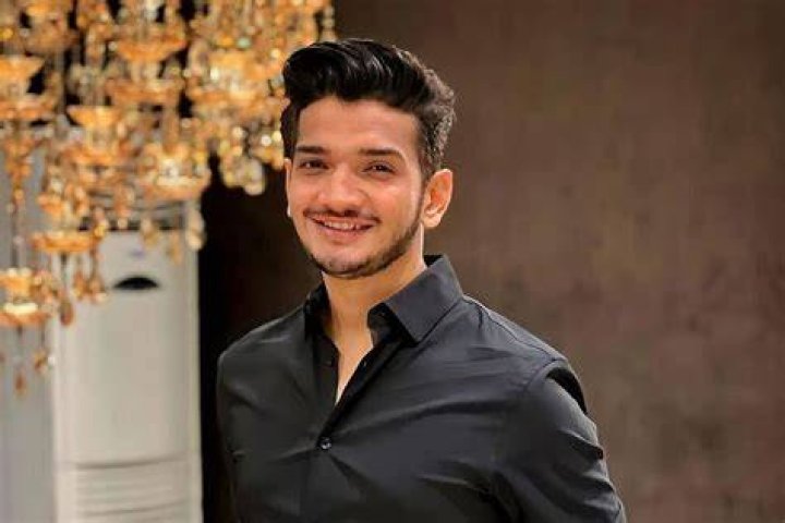 
Munawar Faruqui Height, Weight, Net Worth, Age, Birthday, Wikipedia, Who, Instagram, Biography 