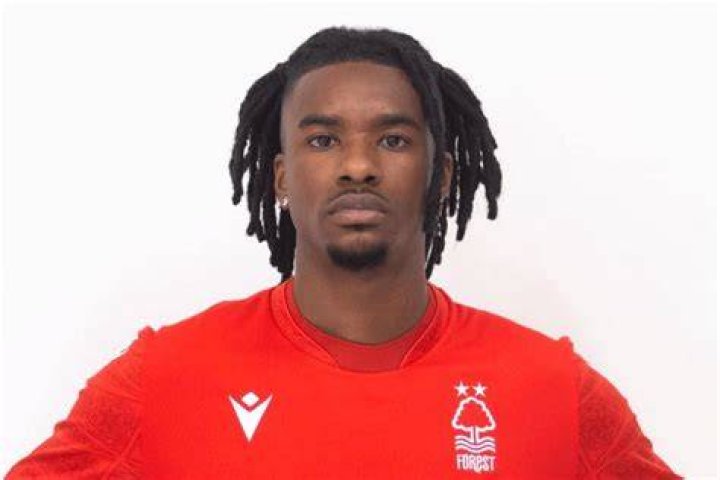 
Nottingham Forest confirm Omar Richards signing 