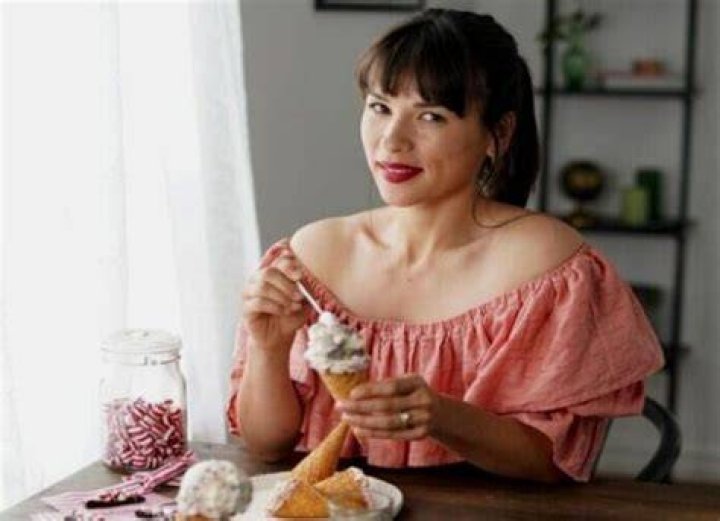 Rachel Khoo Height, Weight, Net Worth, Age, Birthday, Wikipedia, Who, Instagram, Biography
