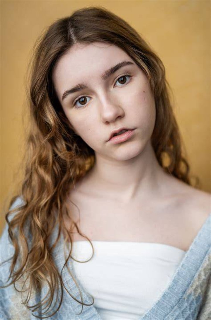 
Tallulah Conabeare Height, Weight, Net Worth, Age, Birthday, Wikipedia, Who, Nationality, Biography 