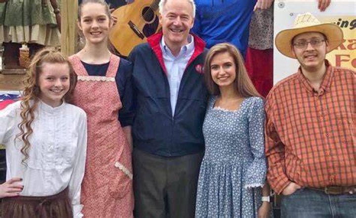 
Who are Asa Hutchinson’s children, Asa Hutchinson III, Sarah Hutchinson, Seth Hutchinson, John Hutchinson? 